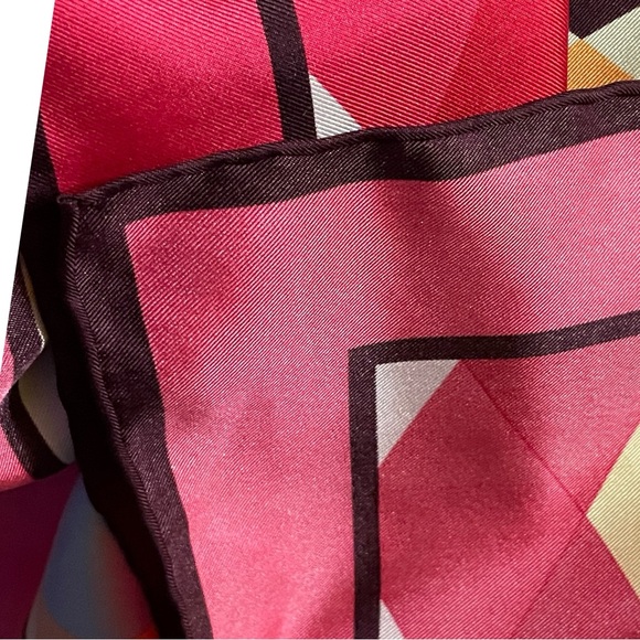 Gap Women’s Multicolored Geometric Print Shiny Satin Squared Scarf 30” - Picture 12 of 14